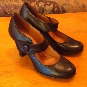 Sofft Mary Jane Heels